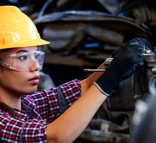 OEM Manufacturing Women Working In Manufacturing