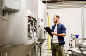 Vertical vs. Side-Mount Liquid Level Switches: How to Choose the Right Orientation