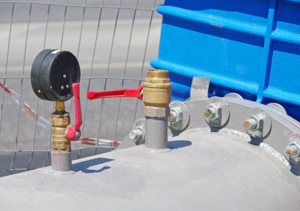 Installing Level Switches in Pressurized Tanks: A Complete Guide